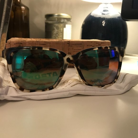 Costa Tortoise Shell Sunglasses with Green Lenses - Picture 1 of 4